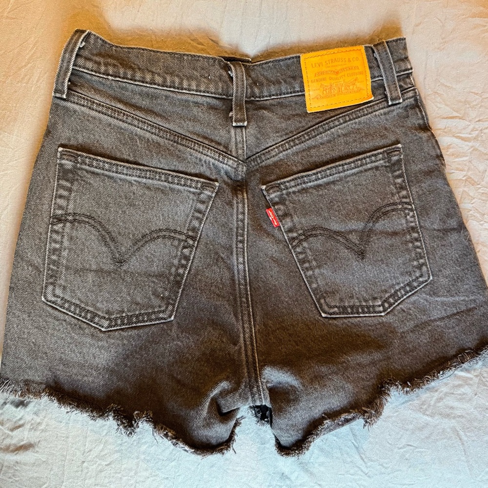 Levi's Ribcage Short - Picture 2 of 5